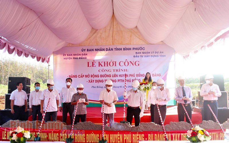 Khởi công nâng cấp tuyến đường liên huyện Phú Riềng - Bù Đăng và xây dựng Trường THPT Phú Riềng