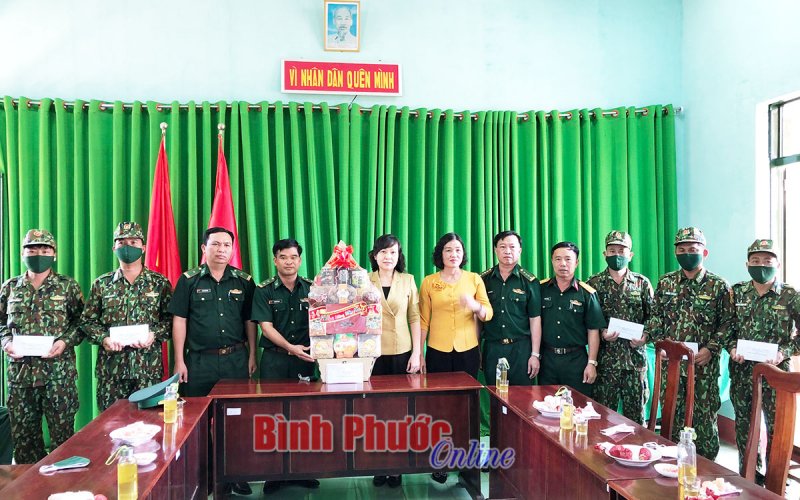 Lãnh đạo tỉnh chúc tết các chốt dân quân biên giới và đồn biên phòng