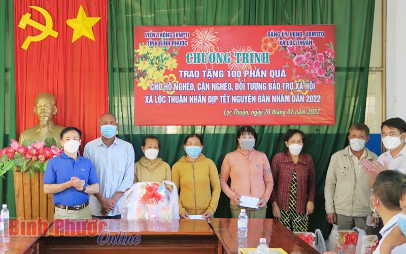 Mang tết đến với người khó khăn