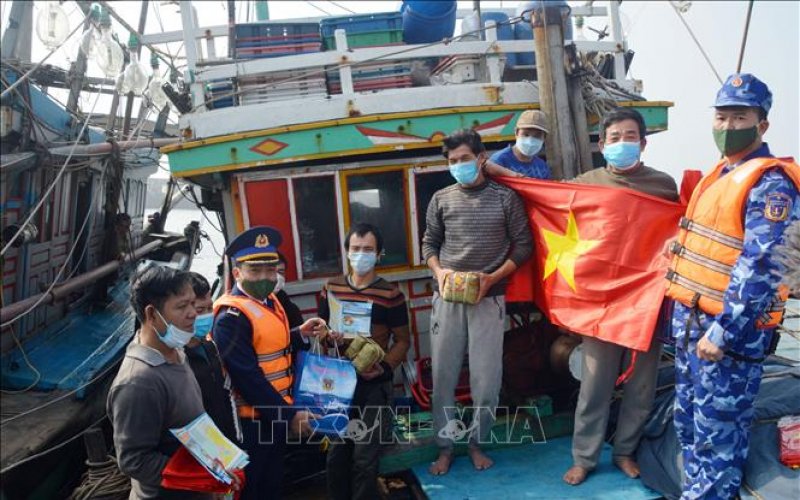 Tết sớm c&ugrave;ng huyện đảo Bạch Long Vĩ