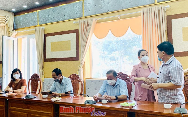 Thăm, chúc tết cán bộ đã nghỉ hưu diện Ban Thường vụ Tỉnh ủy quản lý, tiếp tục công tác tại các hội