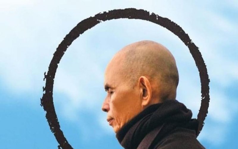 Thiền sư Th&iacute;ch Nhất Hạnh v&agrave; những b&agrave;i học gi&uacute;p t&ocirc;i thay đổi tư duy
