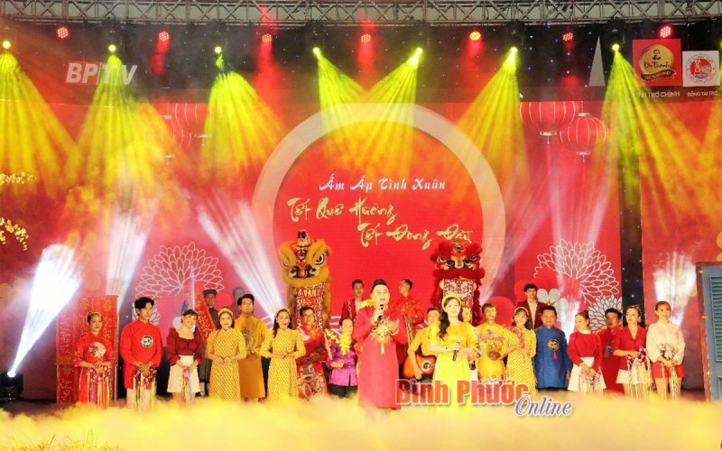 Xin mời đồng h&agrave;nh c&ugrave;ng chương tr&igrave;nh Ấm &aacute;p t&igrave;nh Xu&acirc;n 2022 "Vượt l&ecirc;n đại dịch, tết ấm mu&ocirc;n nh&agrave;"