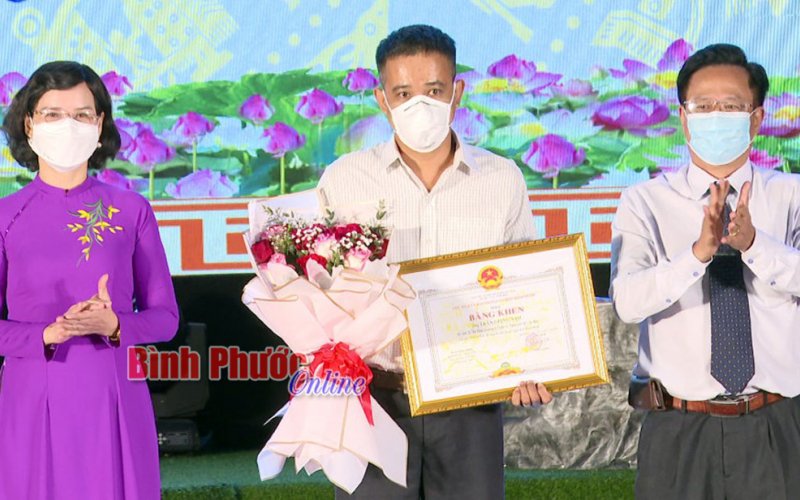 Trần Giang Nam đoạt giải nhất thi s&aacute;ng t&aacute;c biểu tượng (logo) tỉnh B&igrave;nh Phước