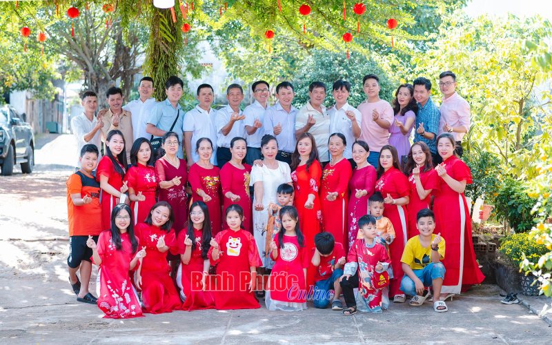 Ấm &aacute;p tết đo&agrave;n vi&ecirc;n