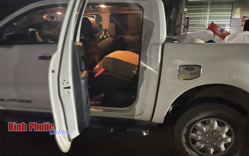 Bắt 2 đối tượng chở 152kg pháo lậu