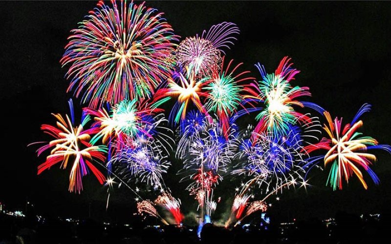 Th&agrave;nh phố Đồng Xo&agrave;i tổ chức bắn ph&aacute;o hoa mừng xu&acirc;n Qu&yacute; M&atilde;o