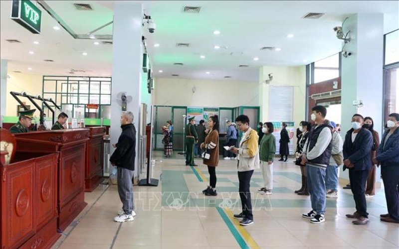 Bộ Y tế yêu cầu thường trực chống dịch COVID-19, tăng cường giám sát ở cửa khẩu