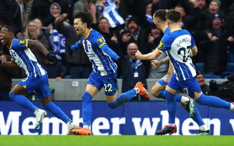 Chân sút Nhật Bản tỏa sáng, Brighton biến Liverpool thành cựu vương FA