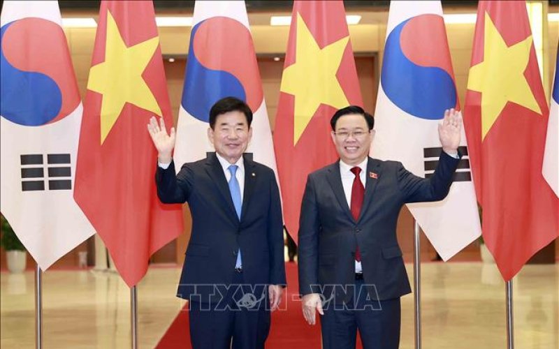 Chủ tịch Quốc hội Vương Đình Huệ đón và hội đàm với Chủ tịch Quốc hội Hàn Quốc