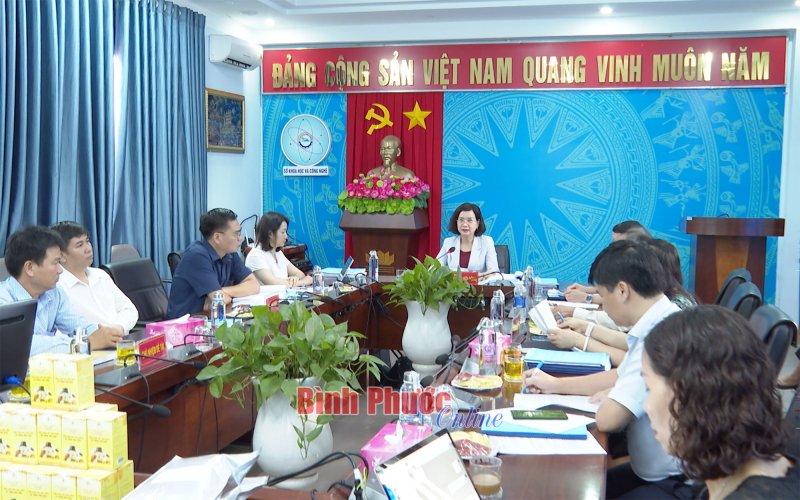 Chưa thông qua đề tài nghiên cứu công nghệ sản xuất thực phẩm chức năng từ ấu trùng ong chúa và sữa ong chúa 