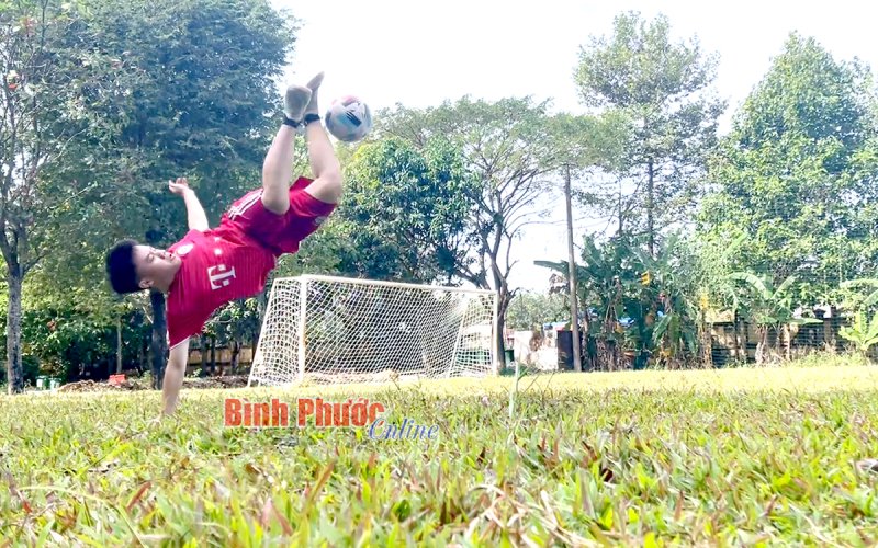 Đào Quang Tùng và đam mê bóng đá nghệ thuật