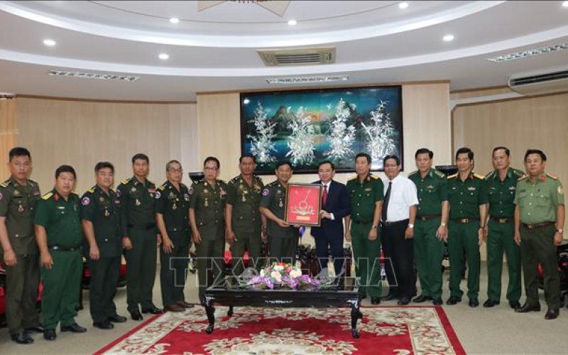 Đoàn công tác của Campuchia thăm, chúc Tết cổ truyền Việt Nam