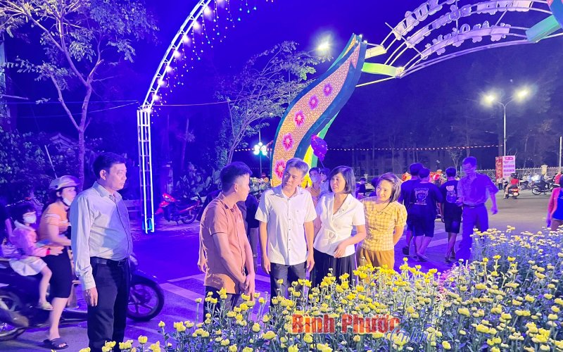 Đồng Ph&uacute; khai mạc Hội chợ hoa xu&acirc;n tết Nguy&ecirc;n đ&aacute;n Qu&yacute; M&atilde;o