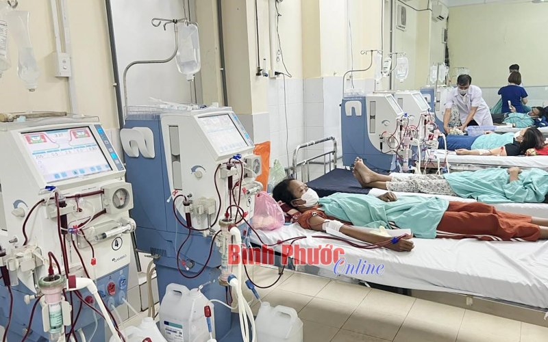 H&agrave;ng trăm bệnh nh&acirc;n chạy thận gặp kh&oacute; trước tết Nguy&ecirc;n đ&aacute;n