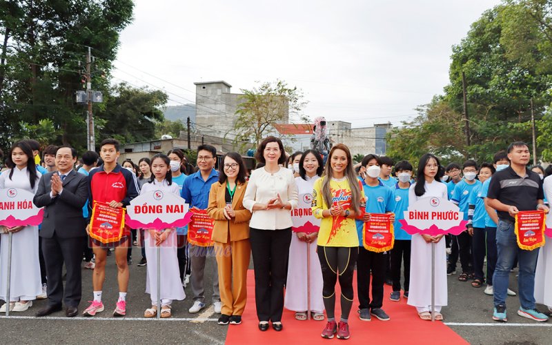 Khai mạc giải Vô địch quốc gia Việt dã leo núi “Chinh phục đỉnh cao Bà Rá” lần thứ 28