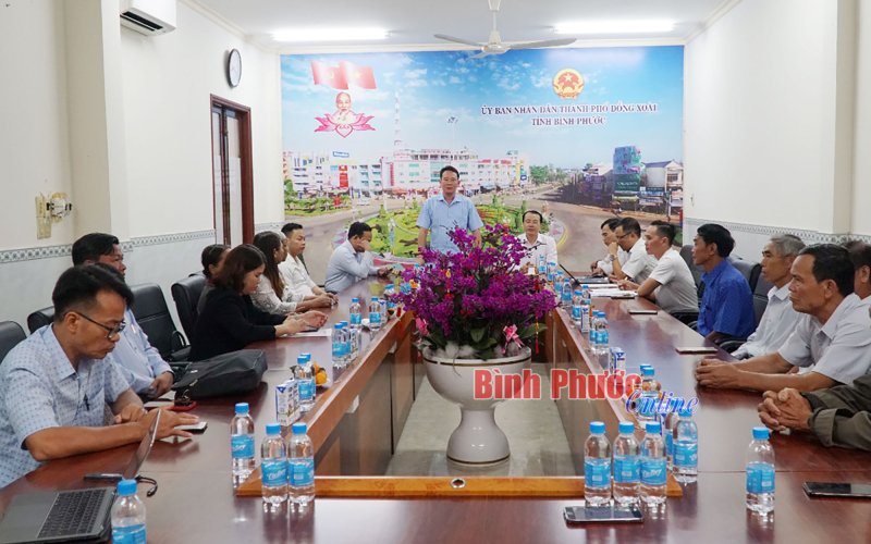 Lãnh đạo Ban Dân tộc tỉnh và TP. Đồng Xoài chúc tết già làng, người có uy tín