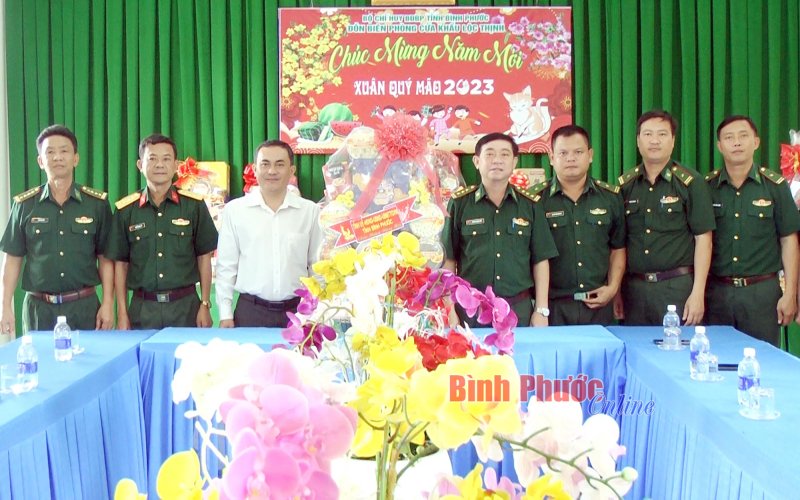 Lãnh đạo tỉnh thăm, chúc tết các đơn vị lực lượng vũ trang 