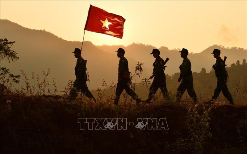 Những người tô đẹp cho mùa xuân biên giới