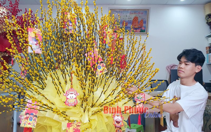 Phong ph&uacute; thị trường đồ trang tr&iacute; ng&agrave;y tết