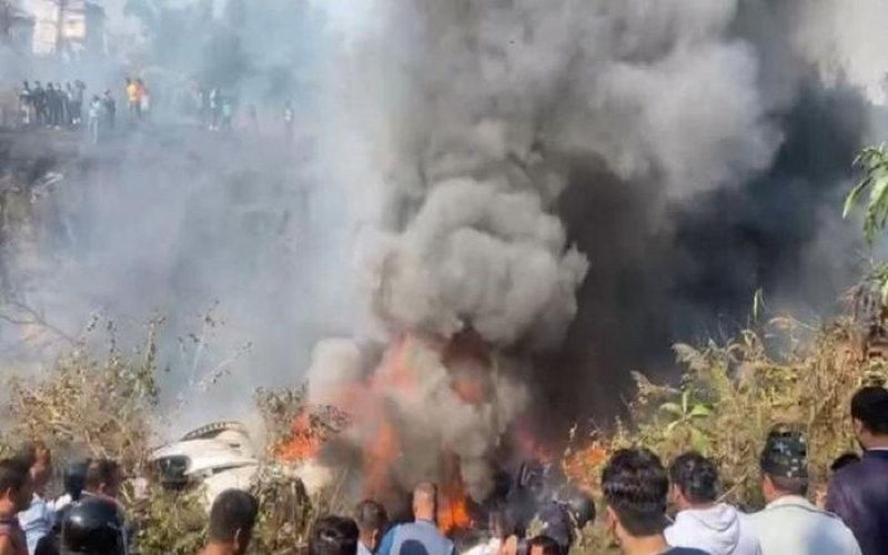 Rơi máy bay chở 72 người ở Nepal