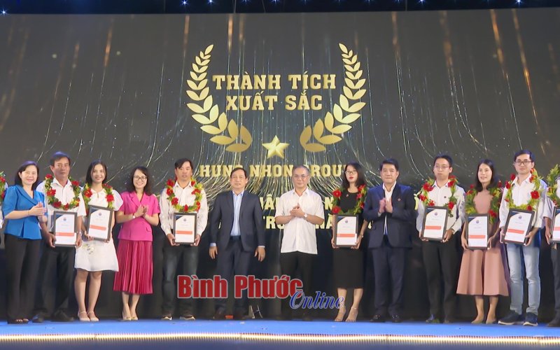 Tập đoàn Hùng Nhơn tổ chức đêm gala “Hội tụ - tỏa sáng” chào năm mới