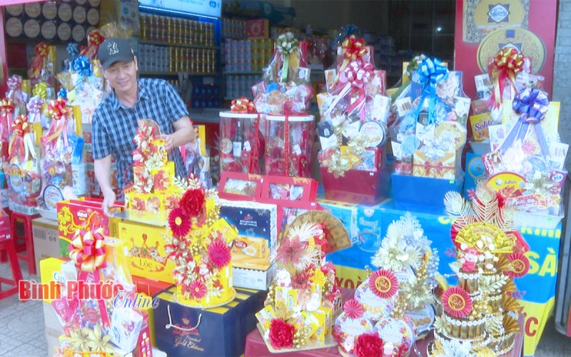 Thị trường quà tết 2023: Hàng nội địa chiếm ưu thế