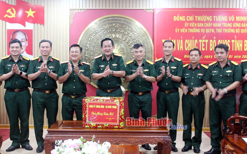 Thứ trưởng Bộ Quốc phòng Võ Minh Lương chúc tết Bộ CHQS tỉnh Bình Phước