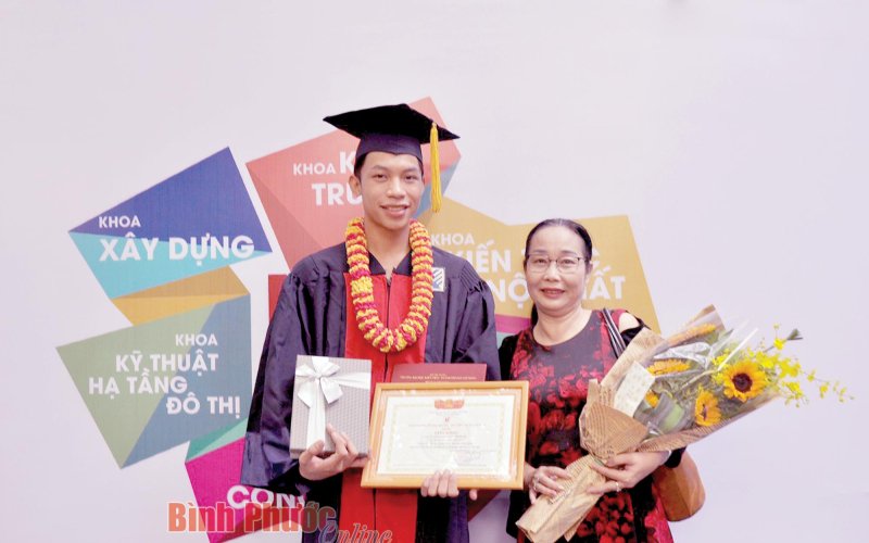 Tình mẹ xuyên biên giới