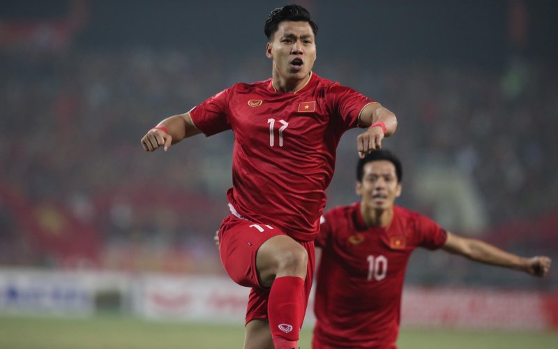 Văn Thanh lập siêu phẩm, tuyển Việt Nam hòa kịch tính Thái Lan