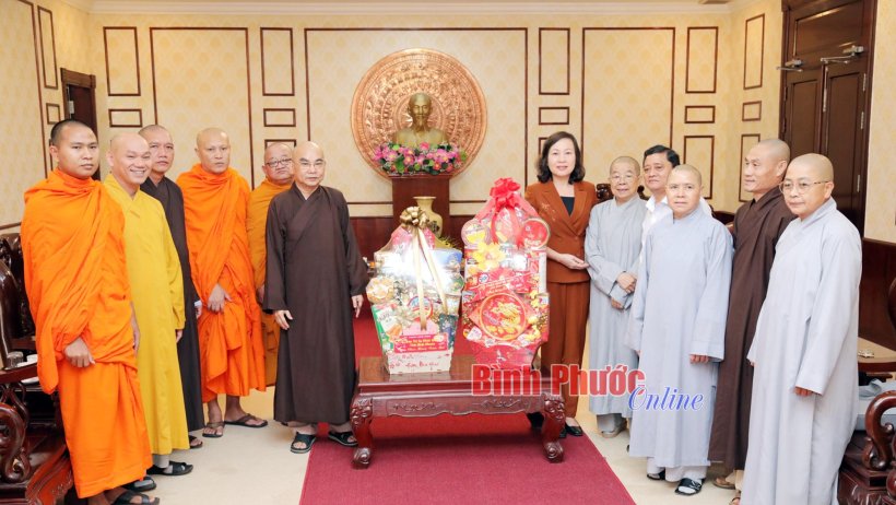 Ban Trị sự Giáo hội Phật giáo Việt Nam tỉnh chúc tết Tỉnh ủy Bình Phước