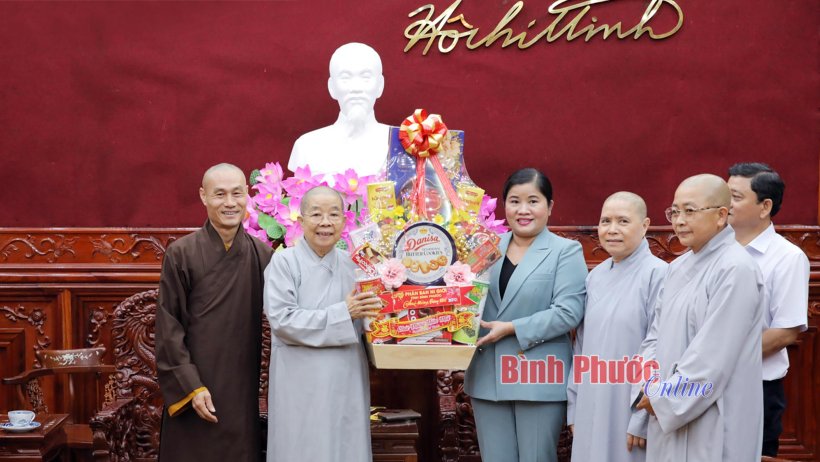 Ban Trị sự Giáo hội Phật giáo Việt Nam tỉnh chúc tết UBND tỉnh Bình Phước
