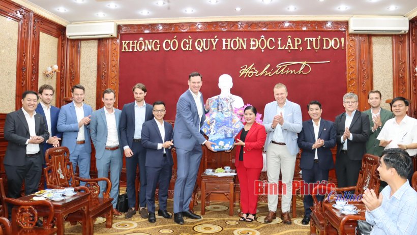 Chủ tịch UBND tỉnh Trần Tuệ Hiền tiếp và làm việc với Tập đoàn De Heus và Tập đoàn Hùng Nhơn