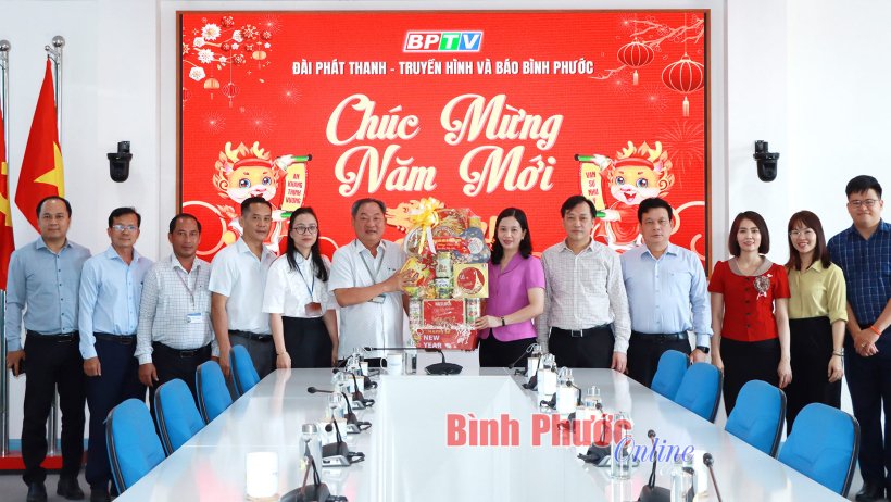 Đoàn đại biểu Quốc hội tỉnh thăm và chúc tết Nguyên đán 2024