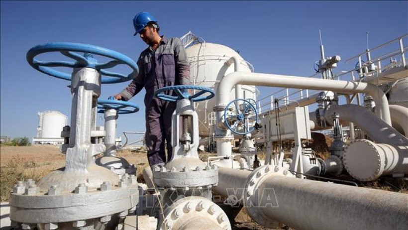 Giá dầu tăng mạnh trong phiên đầu tiên của Năm mới