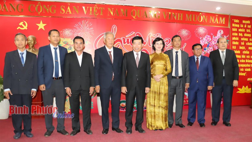 Đoàn đại biểu 6 tỉnh Vương quốc Campuchia chúc tết tỉnh Bình Phước
