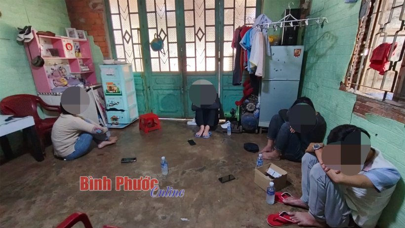 Lộc Ninh: Triệt phá tụ điểm tàng trữ, sử dụng trái phép chất ma túy 