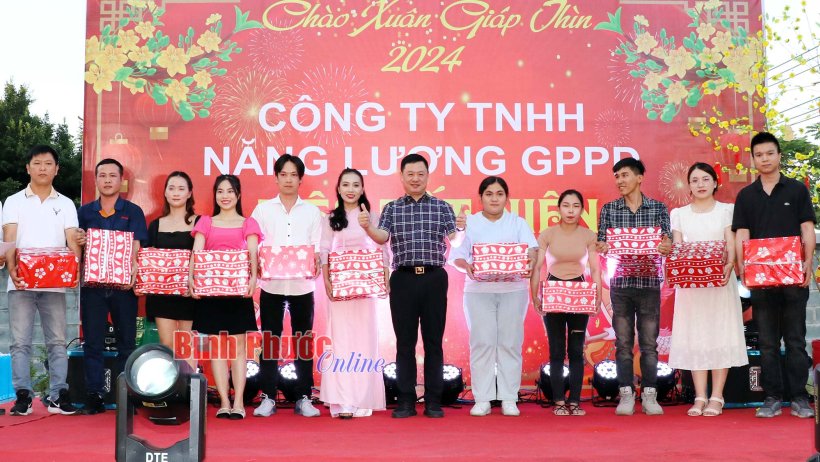 Mang xuân ấm đến người lao động