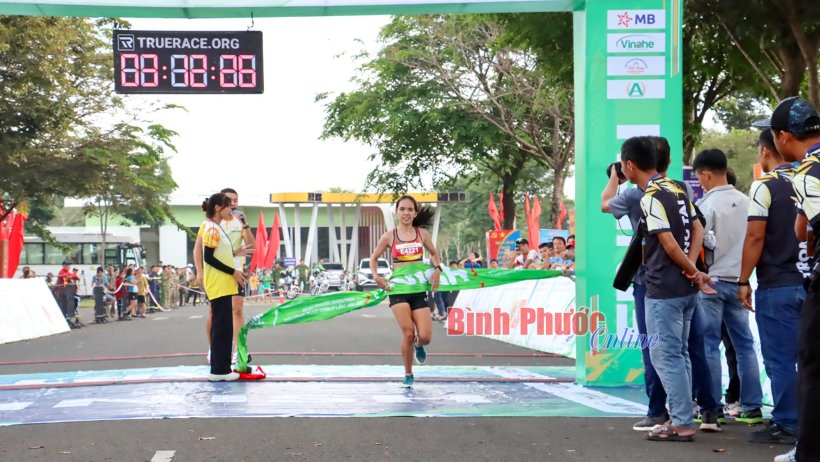 Ngọc Hoa - cô gái “thép” của marathon Việt Nam