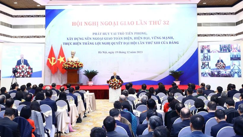 Nhìn lại "Ngoại giao cây tre" năm 2023: Gốc vững, cành uyển chuyển
