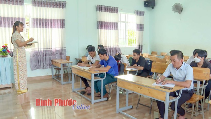 Phát triển đảng viên nông thôn: Cách làm ở huyện Hớn Quản