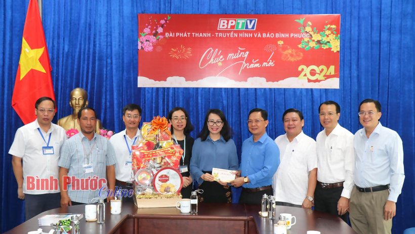 Thành ủy, HĐND, UBND thành phố Đồng Xoài chúc tết BPTV