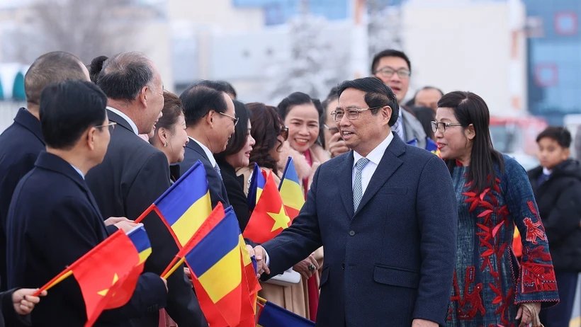 Thủ tướng Phạm Minh Chính gặp gỡ cộng đồng người Việt Nam tại Romania