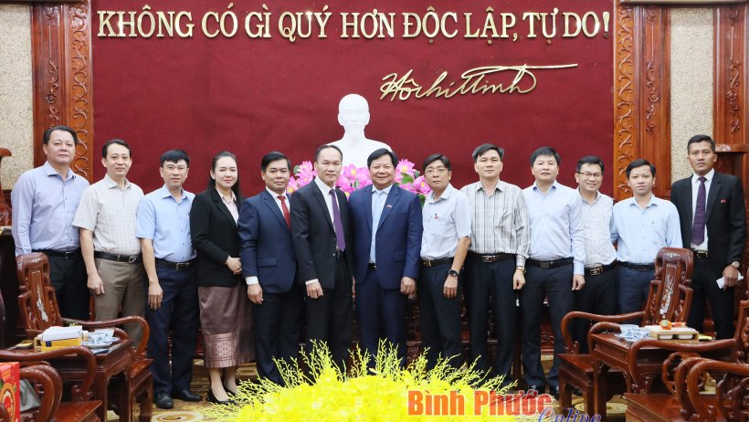 Tổng lãnh sự nước Cộng hòa Dân chủ nhân dân Lào tại TP. Hồ Chí Minh chào xã giao và chúc tết lãnh đạo tỉnh