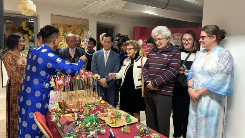 Văn h&oacute;a đ&oacute;ng g&oacute;p t&iacute;ch cực, quan trọng v&agrave;o c&ocirc;ng cuộc ph&aacute;t triển đất nước