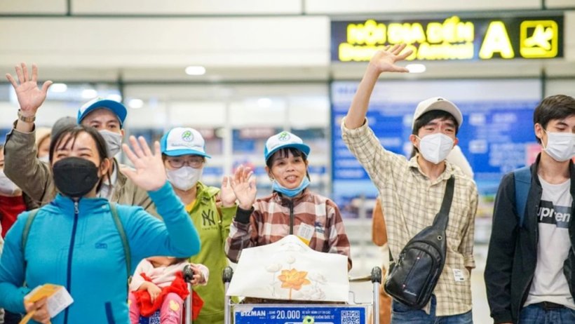 Vietnam Airlines tặng vé máy bay miễn phí cho người lao động về quê ăn Tết