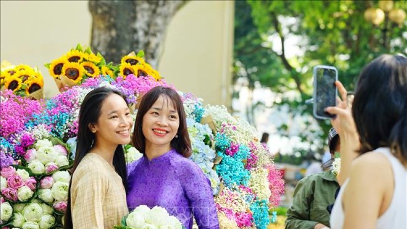 X&acirc;y dựng con người Việt Nam trong điều kiện C&ocirc;ng nghiệp h&oacute;a