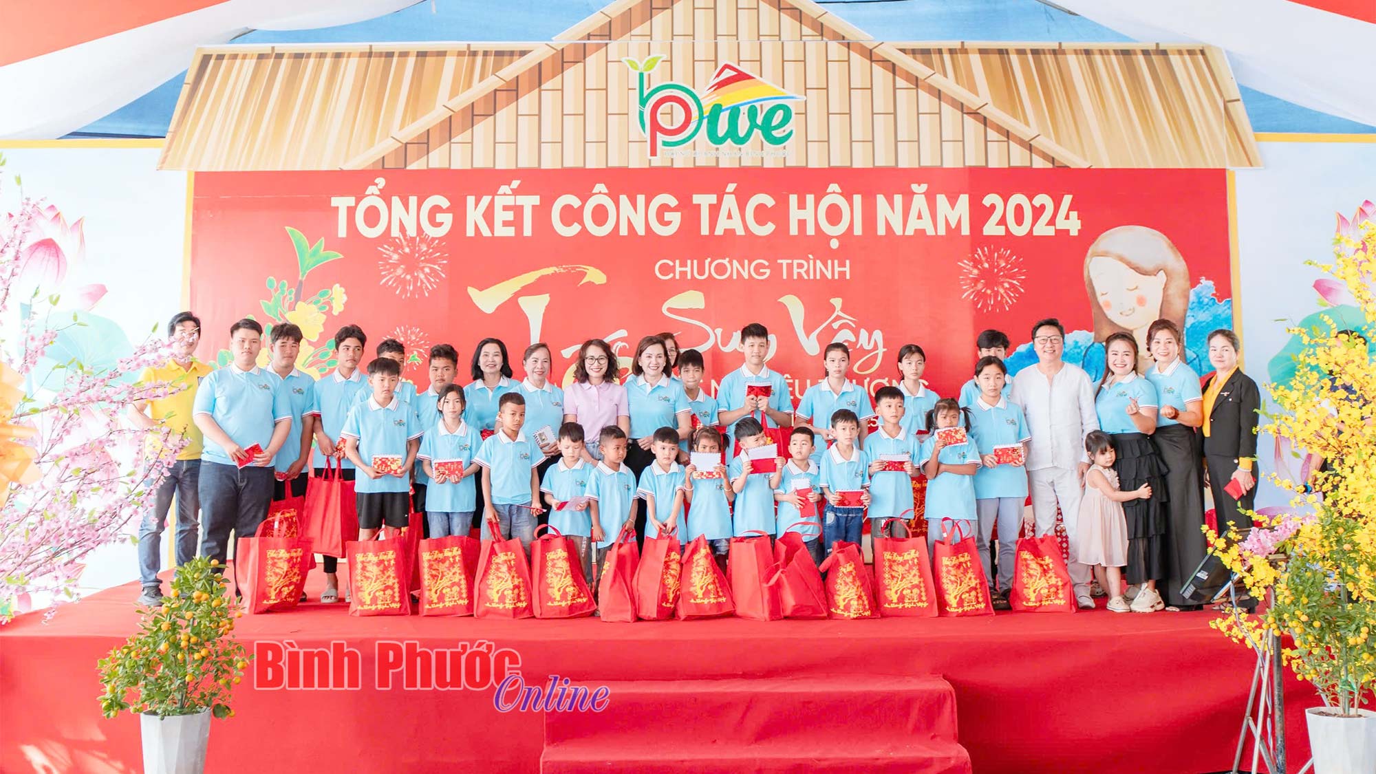 Ấm áp chương trình  “Tết sum vầy - kết nối yêu thương” năm 2025