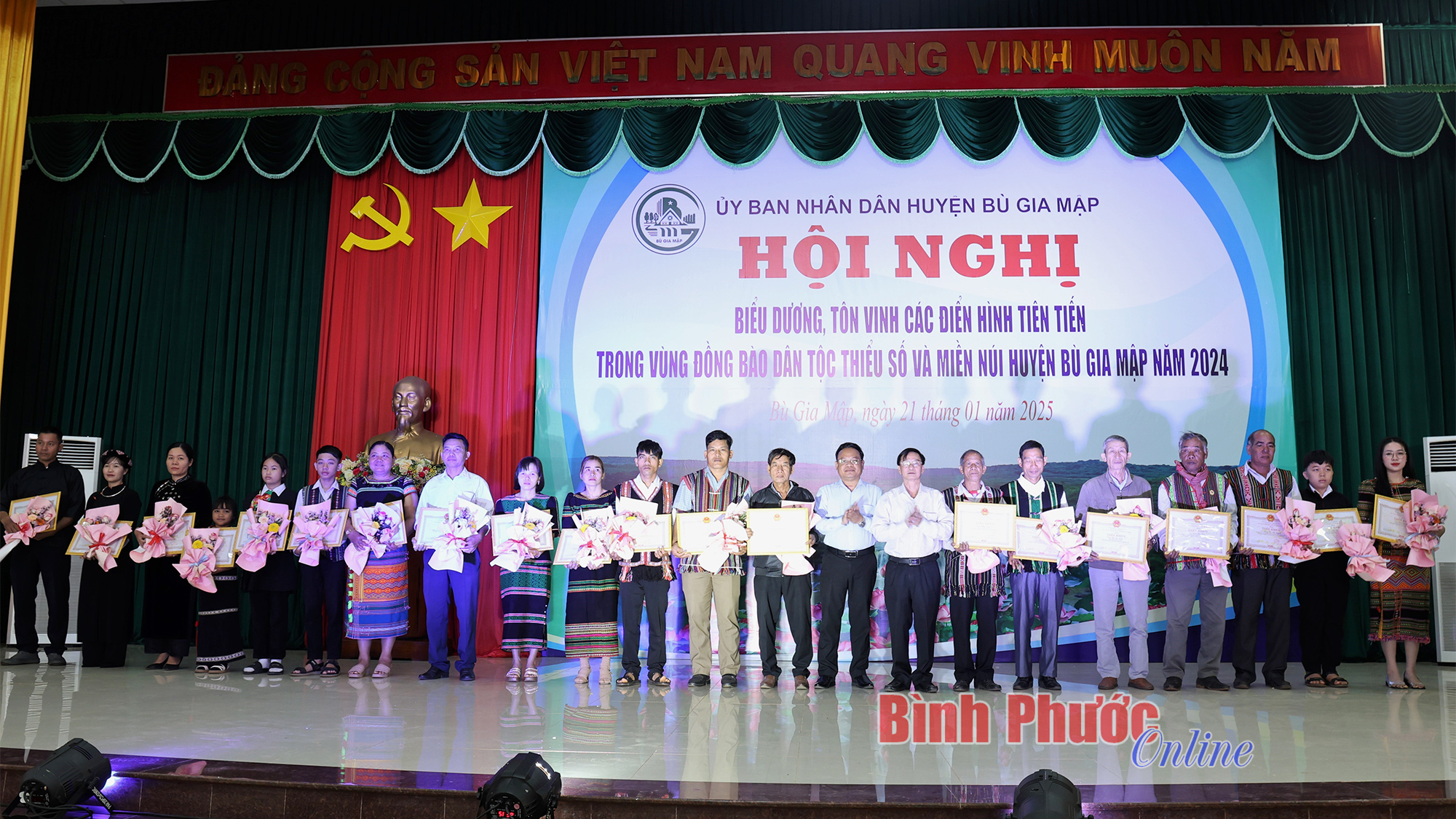 Bù Gia Mập: Tôn vinh 65 gương điển hình vùng đồng bào dân tộc thiểu số