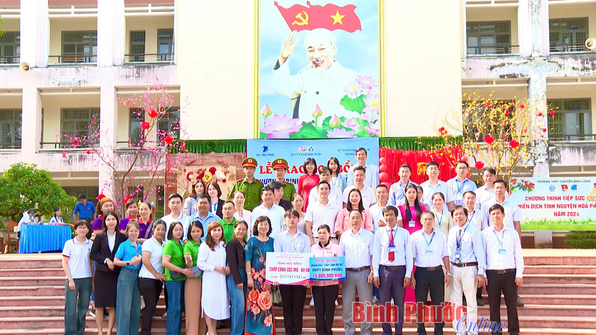 ‘Chắp cánh ước mơ’ trao học bổng hơn 386 triệu đồng
